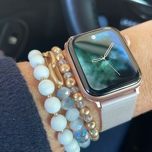 Set of three bracelets (Iwatch not included). Elastic fit. (1)